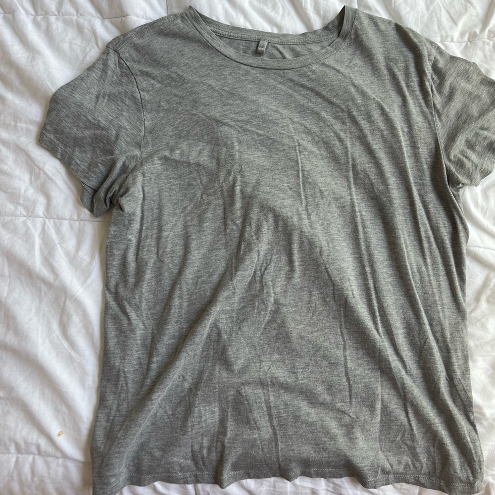 100% cotton short sleeve fitted tshirt